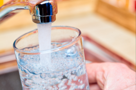 Households on public water systems are willing to pay an average of $13.每月7英镑，合156美元.84 annually on their monthly bills to protect themselves from PFAS — potentially cancer-causing chemicals — according to new research from the UNH.  